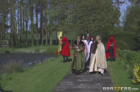 Анальная групповуха с двумя сисястыми чиксами