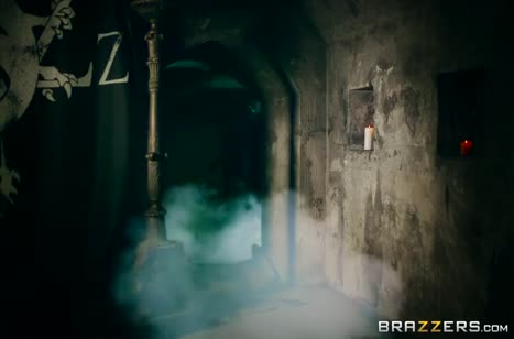 Рыцари классно прут девок в рабочие попки