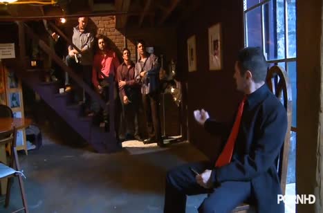 Крепкие парни без остановки жарят блондинку во все дыры