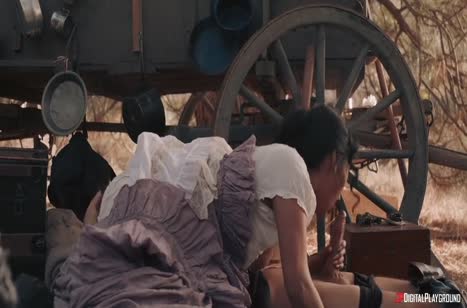 Красивая Vicki Chase дала ковбою на свежем воздухе