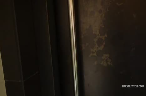 Красотка Mary Popiense сама оголяет грудь перед мужиком