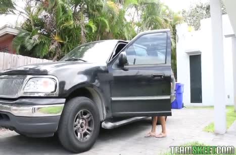 Лысый показал Nikki Kay мощный перепихон