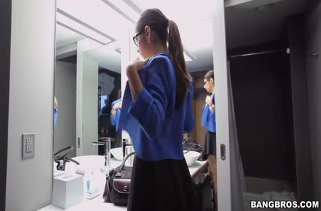 Черный мужик только разевал рот от доек Mia Khalifa