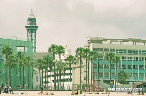 Телочки подцепили себе парней для траха на курорте