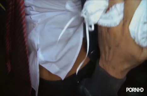 Молодая шлюшка Sunny Jay жадно шпилится в две дырки сразу