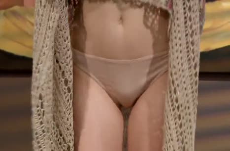 Масляная Jessie Andrews решилась прокатиться на члене массажиста