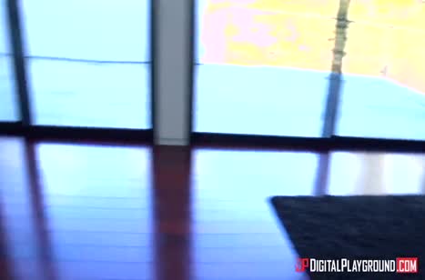 Aria Alexander изнывает от смачного траха с другом в отеле