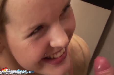 Побесились в снегу и решили согреться телами