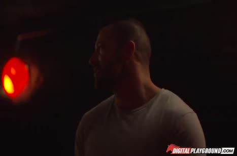 Телочки решили заняться сексом на вечеринке