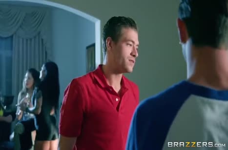 Стройняшка Kimmy Granger освоила большой пенис тренера