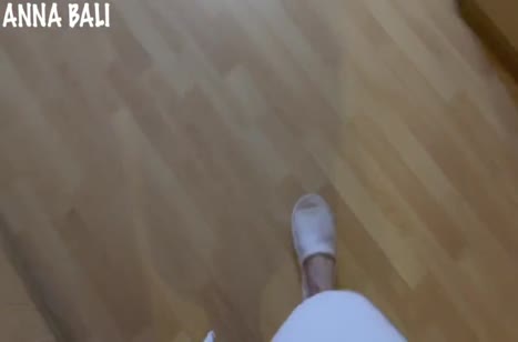 Сводная сестра недолго ломалась перед братом