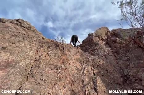 Парочка классно проводит время на свежем воздухе