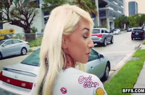 Три телочки жаждут траха и оргазмов на большом члене мужика