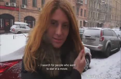 Рыженькая русская сучка получает оргазм на порно кастинге