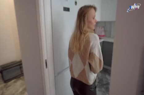 Белокурая русская гостья согласна на соитие