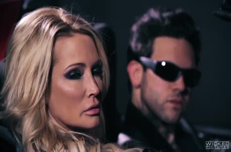 Богатый ухажер классно дрючит гламурную Jessica Drake