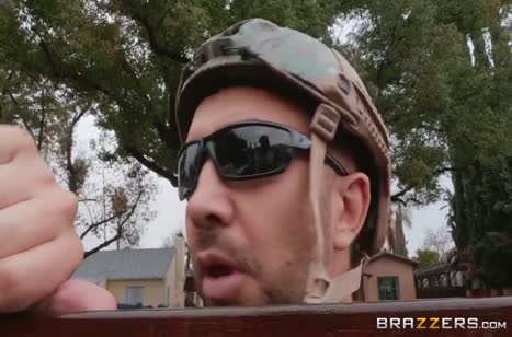 Пронырливый любовник порадовал Katana Kombat большим членом