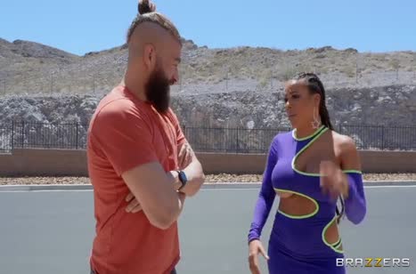 Стервозная фитоняшка просто хотела анала