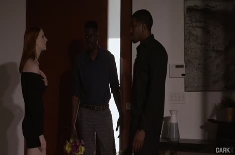 Рыженькая Alex Harper круто сношается с неграми